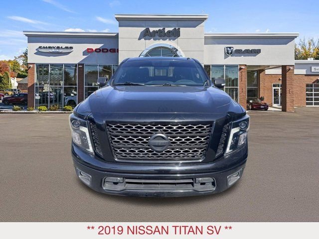 Used 2019 Nissan Titan SV w/ SV Convenience Package image 3