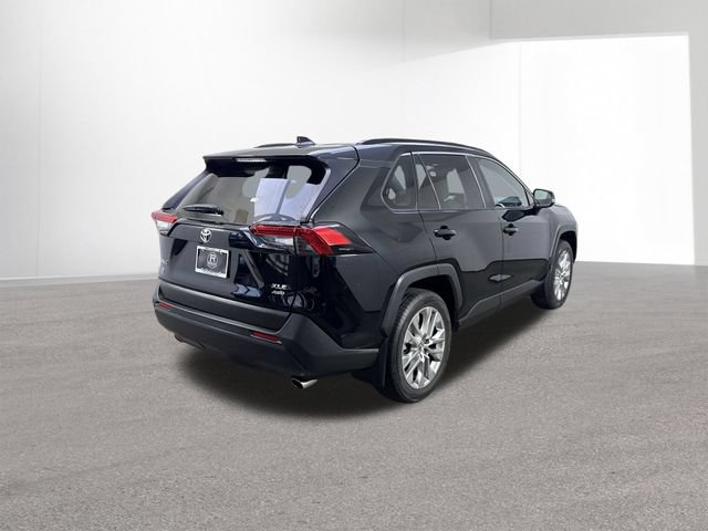 Used 2019 Toyota RAV4 XLE Premium w/ Cold Weather Package AWD/4WD image 35