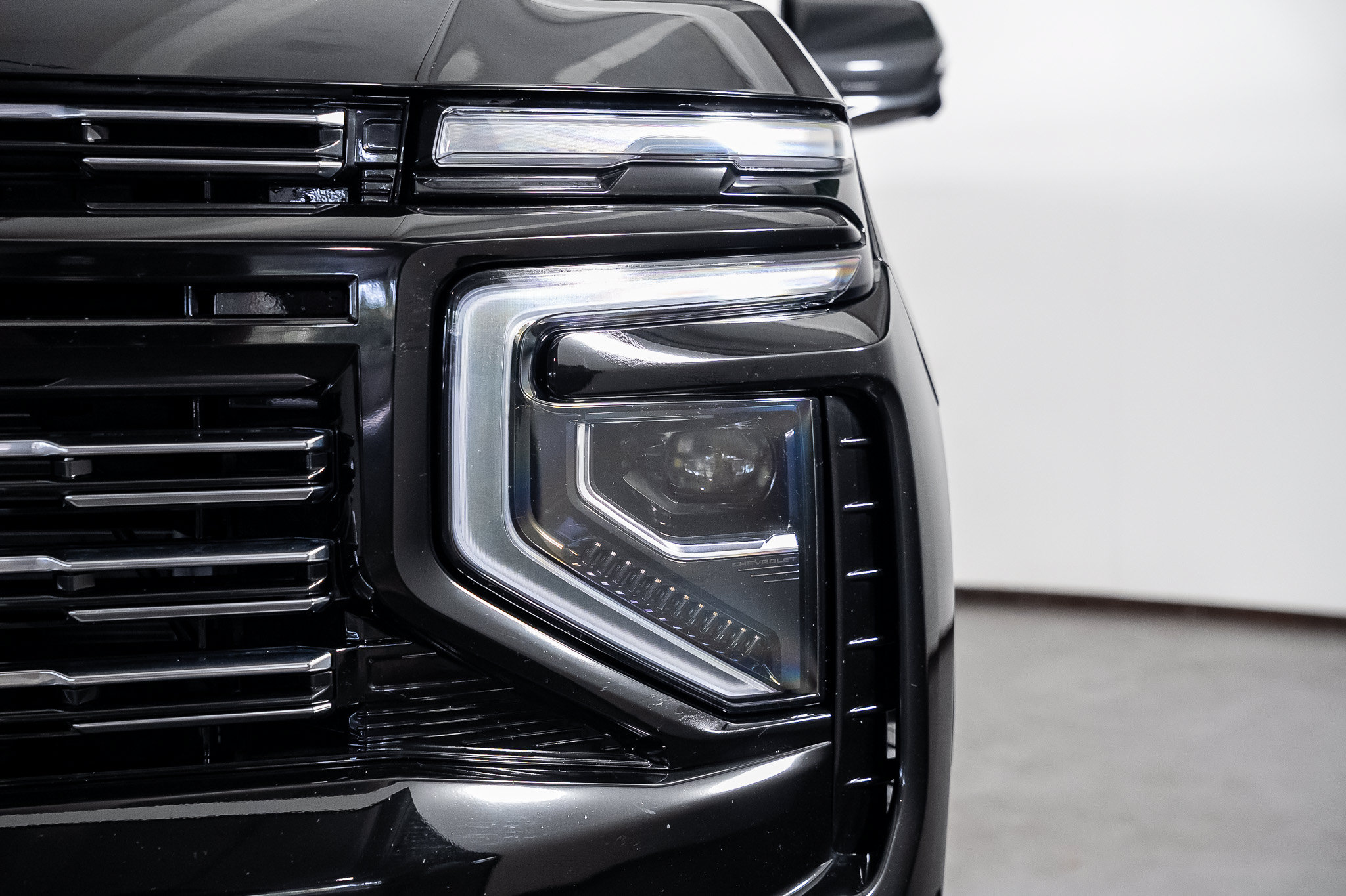 Used 2026 Chevrolet Suburban High Country AWD/4WD image 7