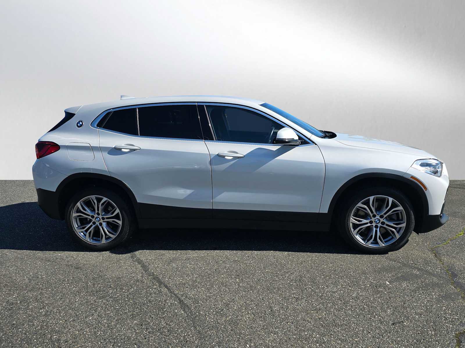 Used 2019 BMW X2 xDrive28i image 2