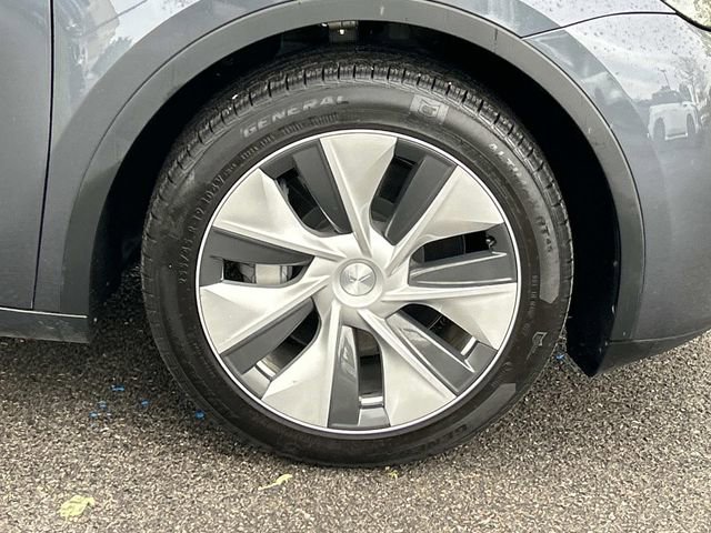 Used 2023 Tesla Model Y Long Range AWD/4WD image 9