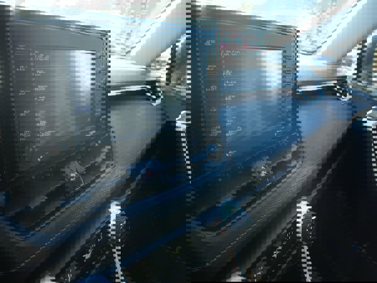 Used 2020 Toyota RAV4 LE image 11