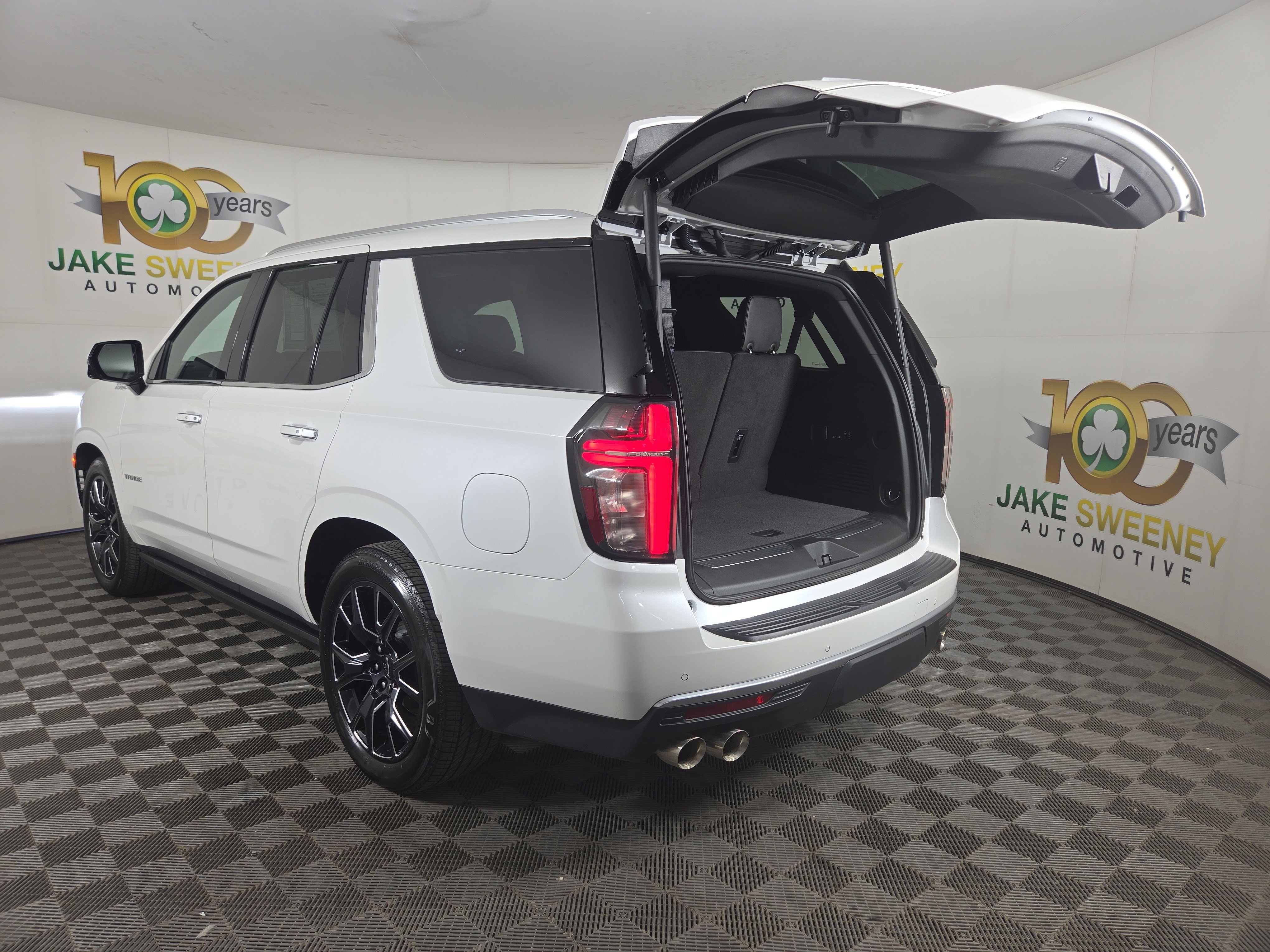 Certified 2024 Chevrolet Tahoe High Country AWD/4WD image 33