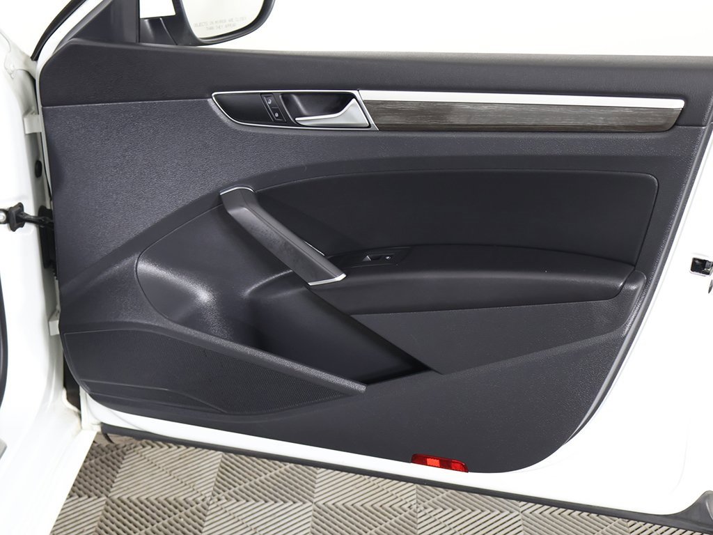 Used 2018 Volkswagen Passat 2.0T SE image 24