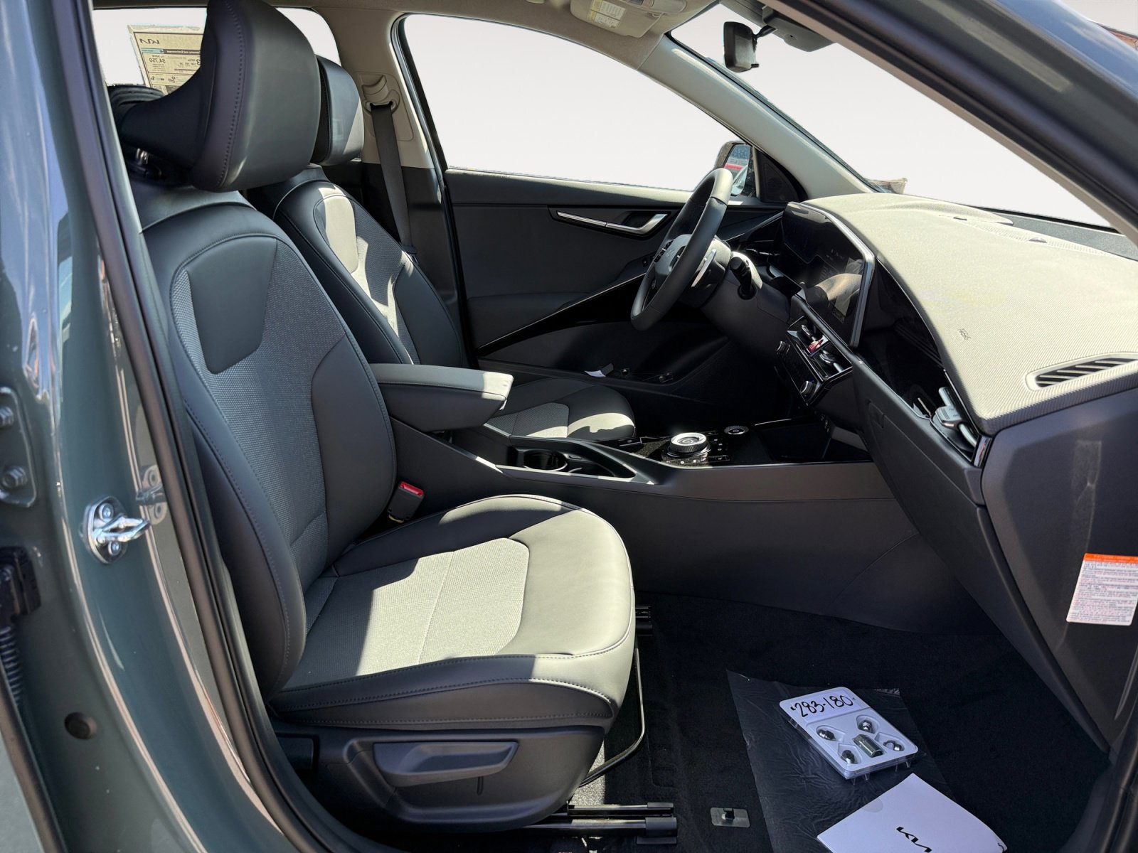 New 2026 Kia Niro Wind FWD image 19