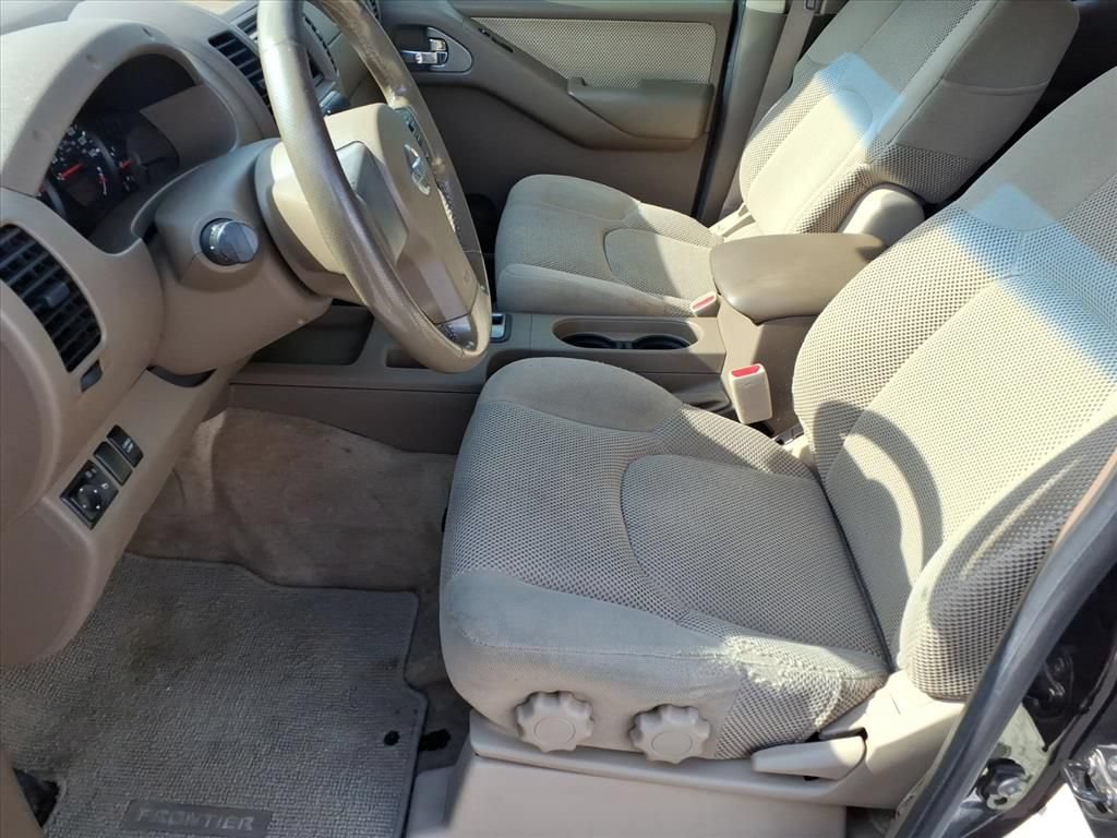 Used 2005 Nissan Frontier LE RWD image 12