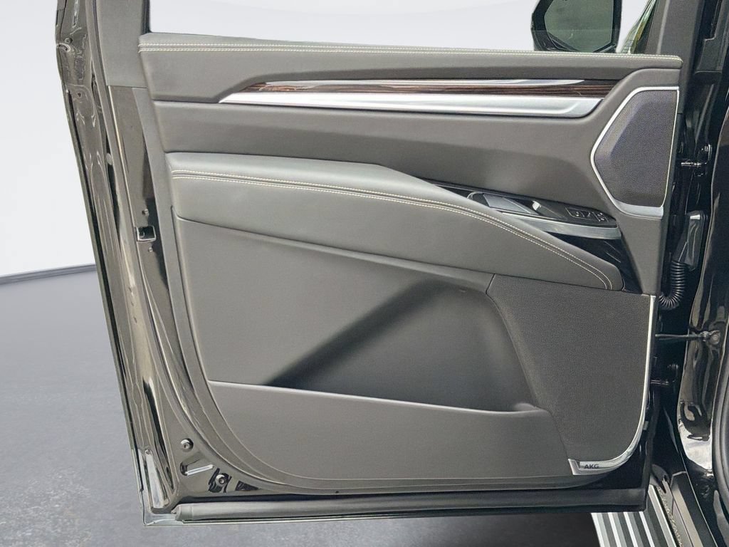 Certified 2026 Cadillac Escalade ESV Luxury AWD/4WD image 26