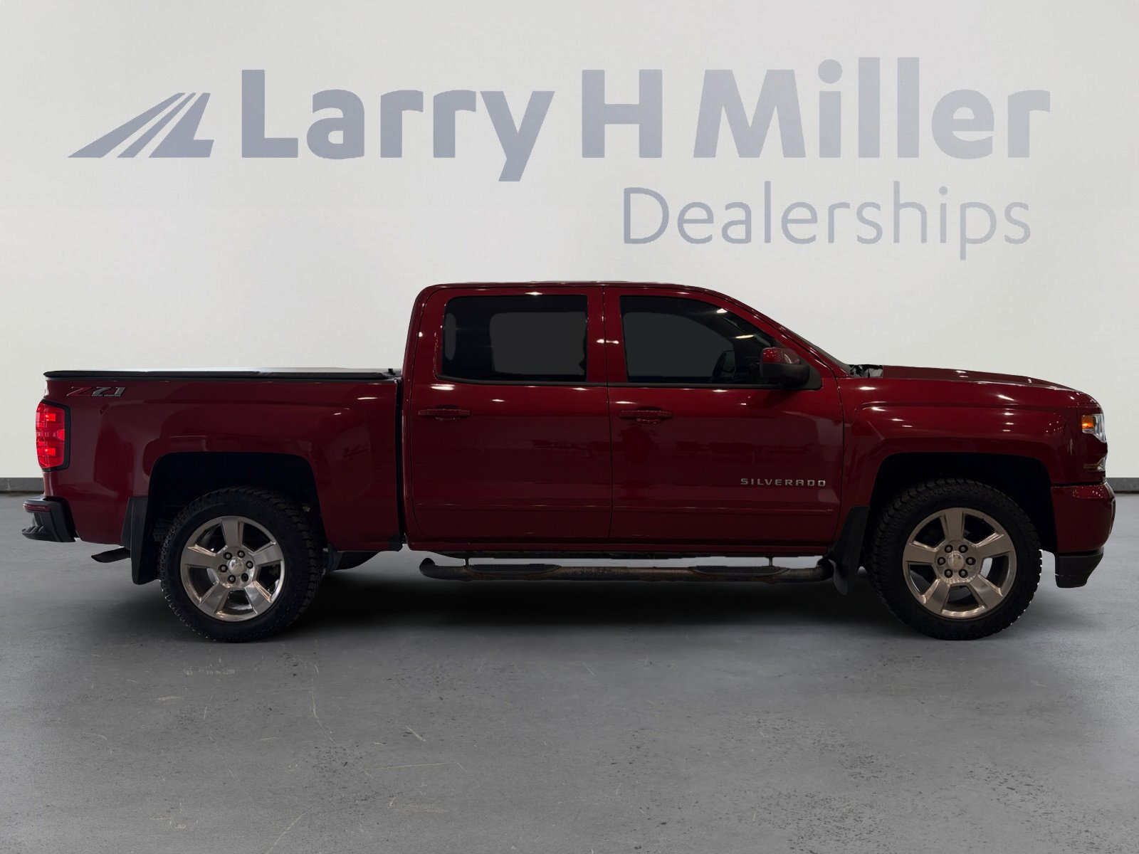 Used 2018 Chevrolet Silverado 1500 LT w/ All Star Edition image 6