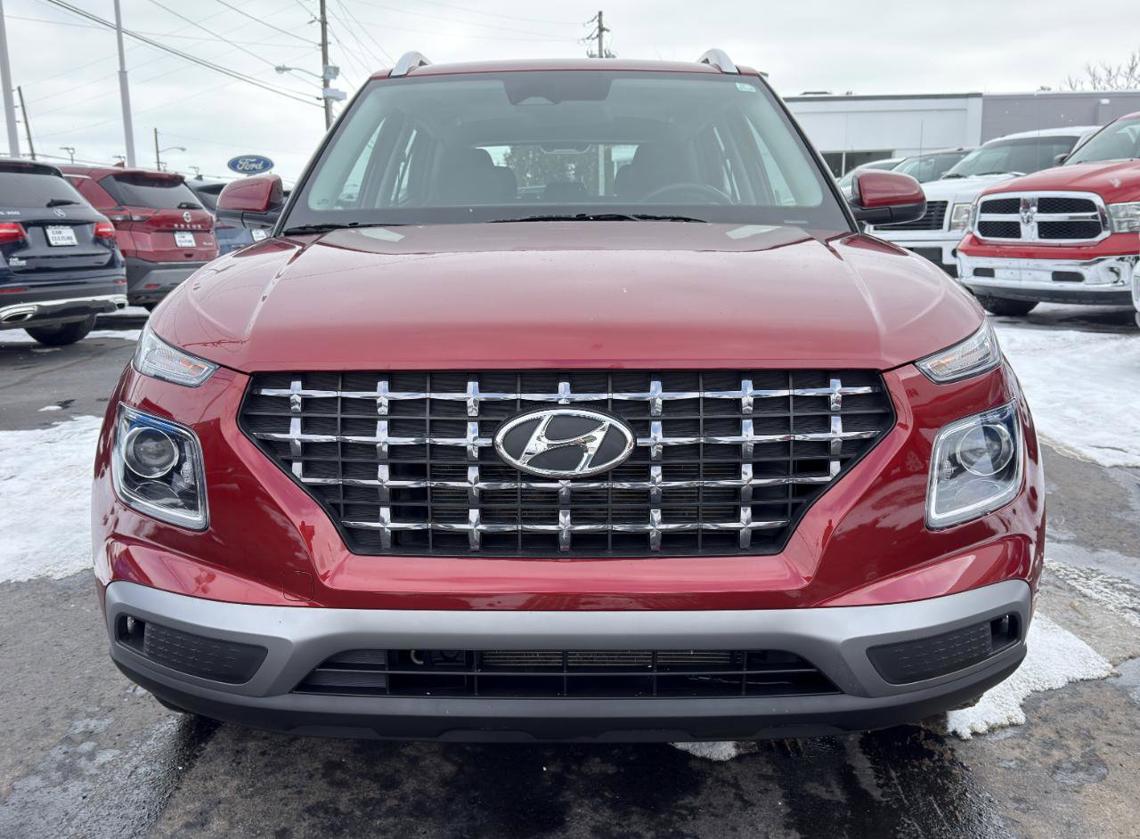 Used 2024 Hyundai Venue SEL FWD image 5