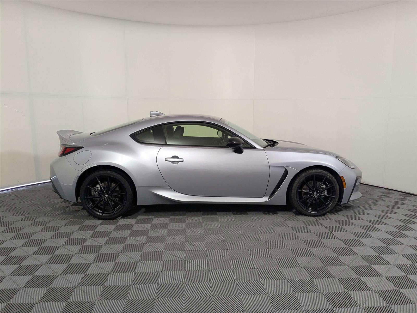 Used 2024 Toyota GR86 Premium RWD image 4