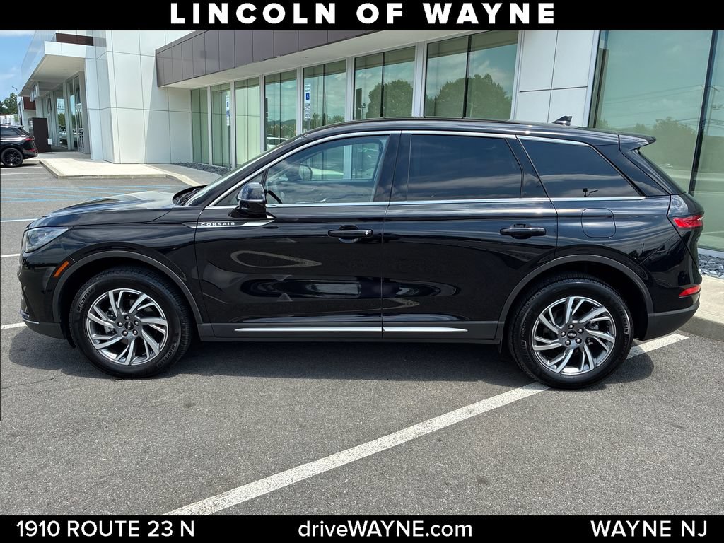 Certified 2025 Lincoln Corsair AWD w/ Equipment Group 101A image 2