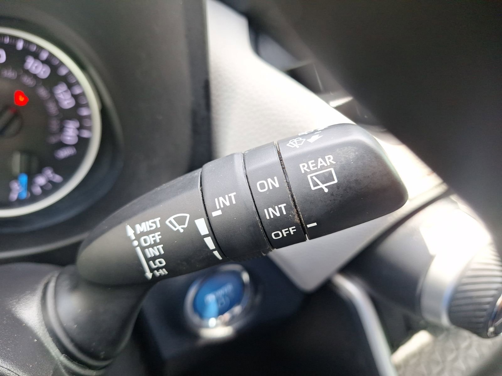 Used 2022 Toyota RAV4 XLE w/ Convenience Package AWD/4WD image 23
