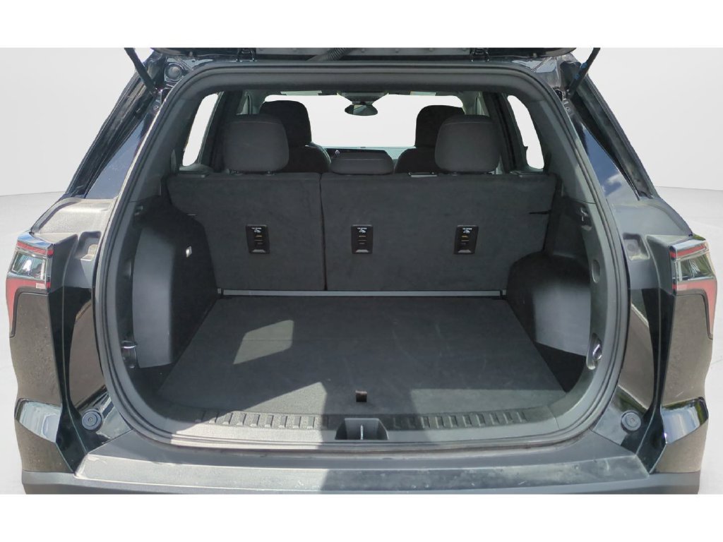 Used 2026 Chevrolet Equinox LT FWD image 12
