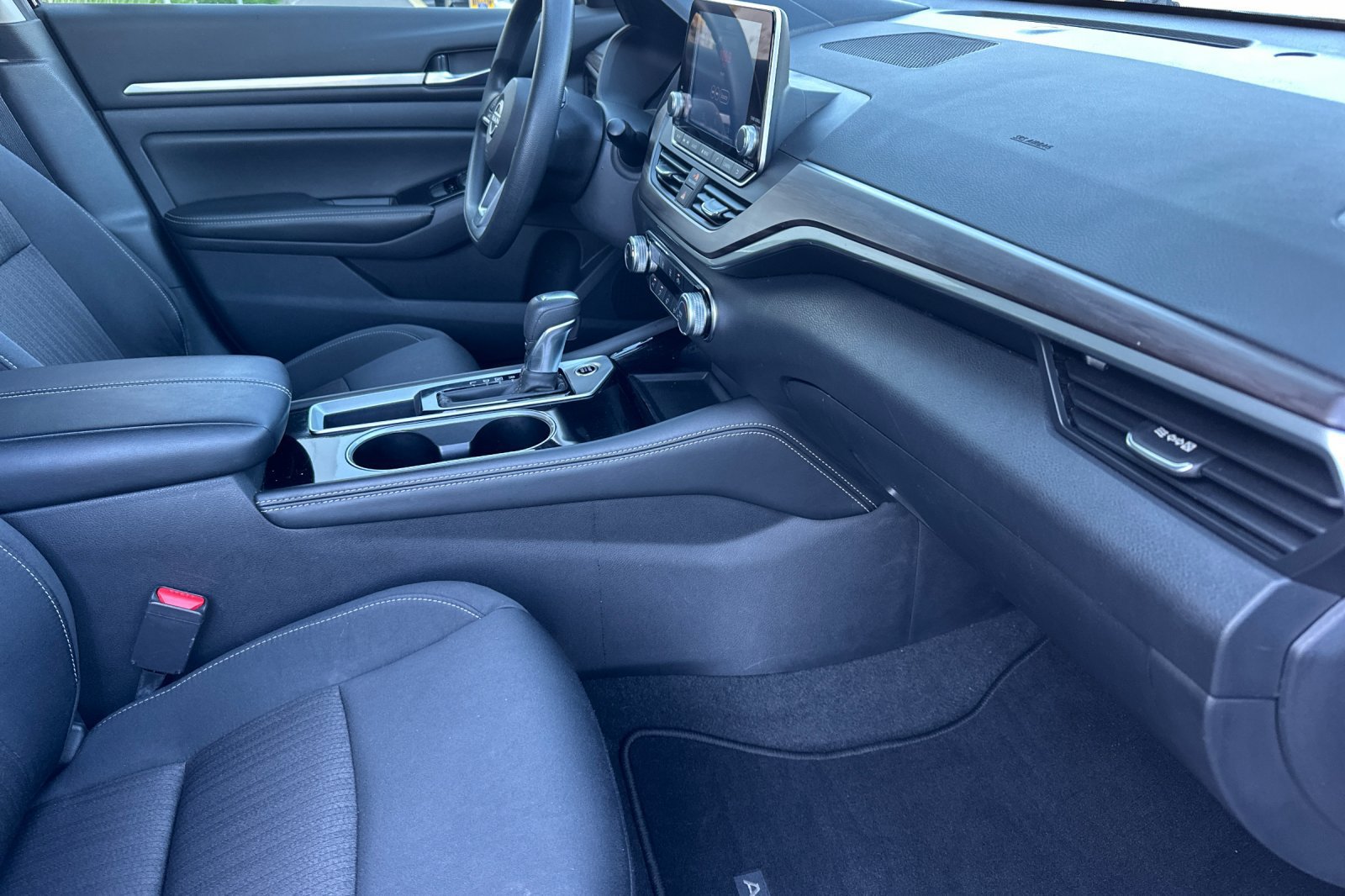Used 2023 Nissan Altima 2.5 SV FWD image 18