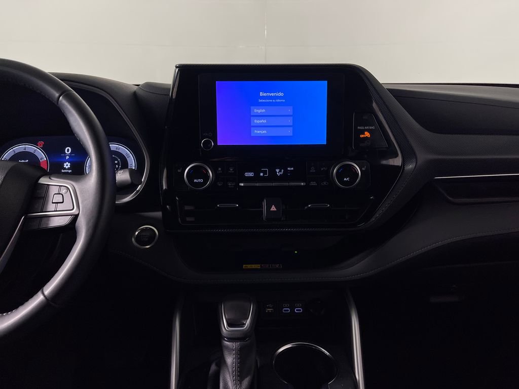 Certified 2025 Toyota Highlander XSE AWD/4WD image 15