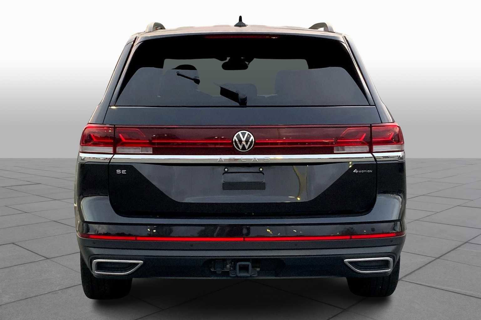 Used 2024 Volkswagen Atlas SE image 4