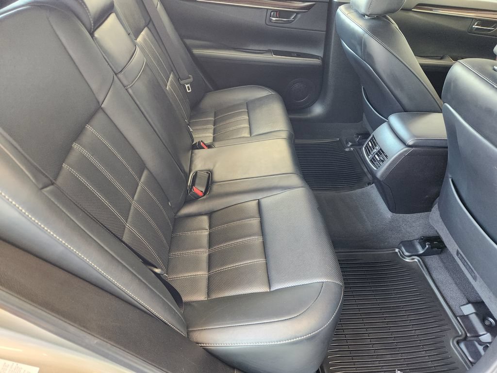 Used 2016 Lexus ES 350 w/ Luxury Package w/Wood Trim FWD image 31