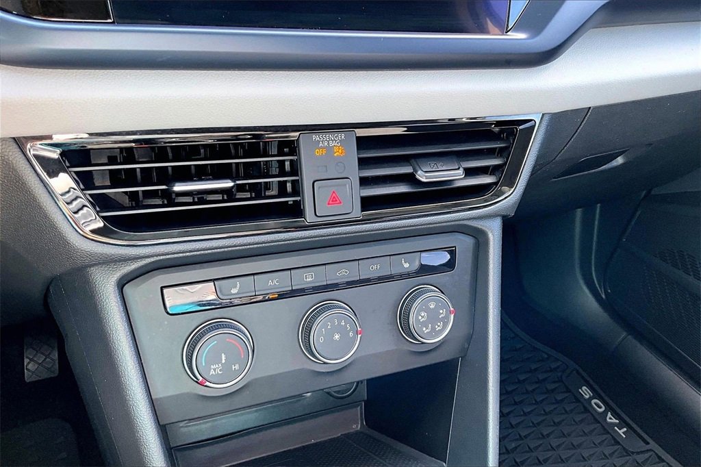 Certified 2022 Volkswagen Taos SE image 16