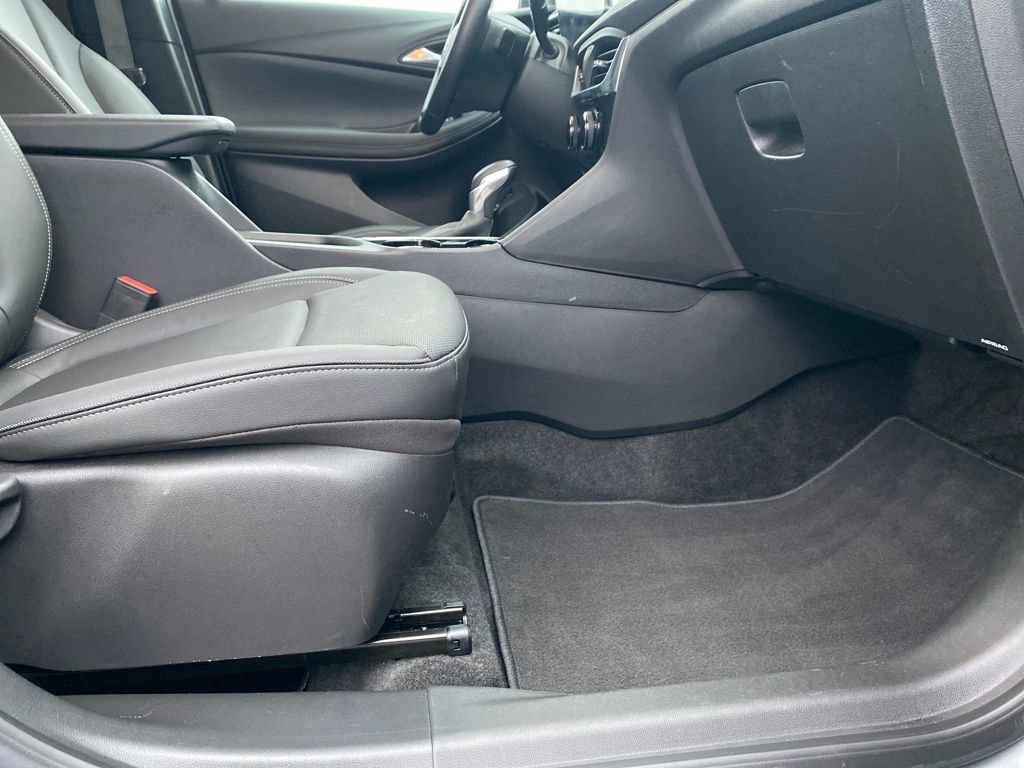 Used 2024 Buick Encore GX Sport Touring image 11