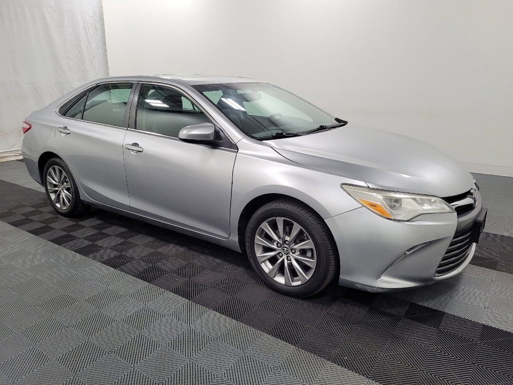 Used 2015 Toyota Camry XLE image 11