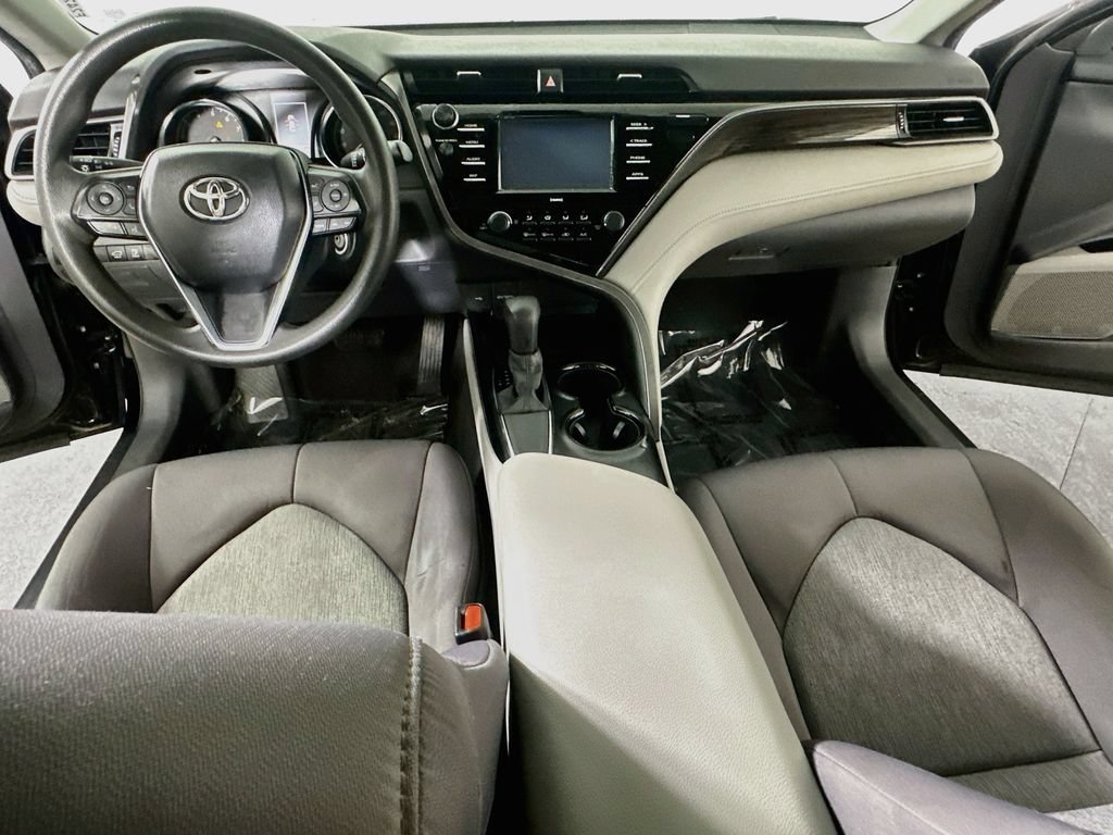 Used 2020 Toyota Camry LE FWD image 16