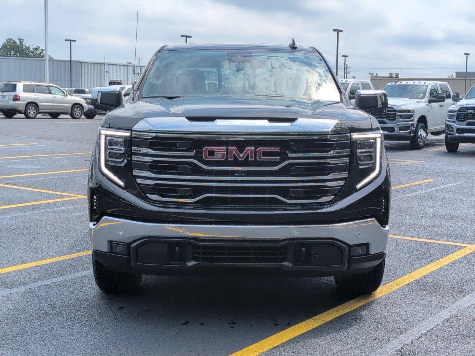 New 2026 GMC Sierra 1500 SLT w/ SLT Premium Plus Package AWD/4WD image 9