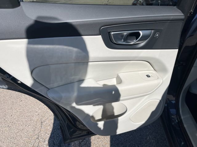 Used 2024 Volvo XC60 B5 Core w/ Protection Package Premier image 15