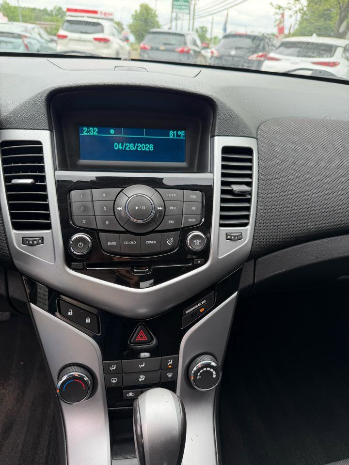 Used 2013 Chevrolet Cruze LT FWD image 19