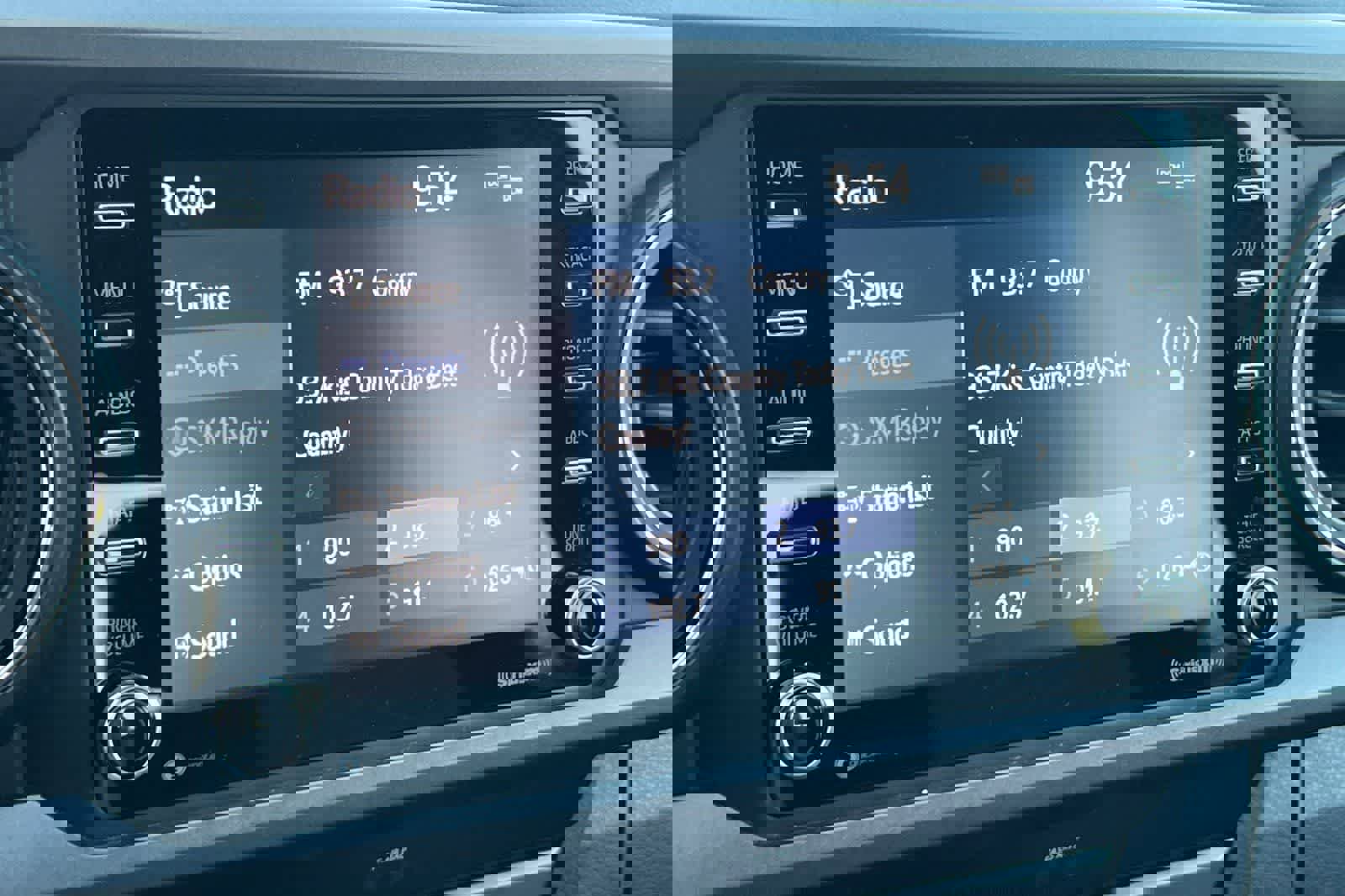 Used 2020 Toyota Tacoma TRD Off-Road w/ Technology Package image 19