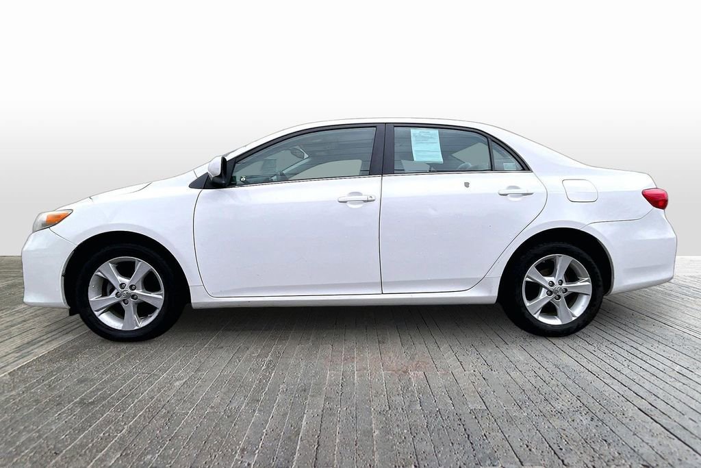 Used 2013 Toyota Corolla LE w/ Premium Pkg image 5