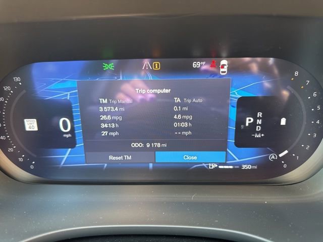 Used 2025 Volvo XC60 B5 Plus image 24