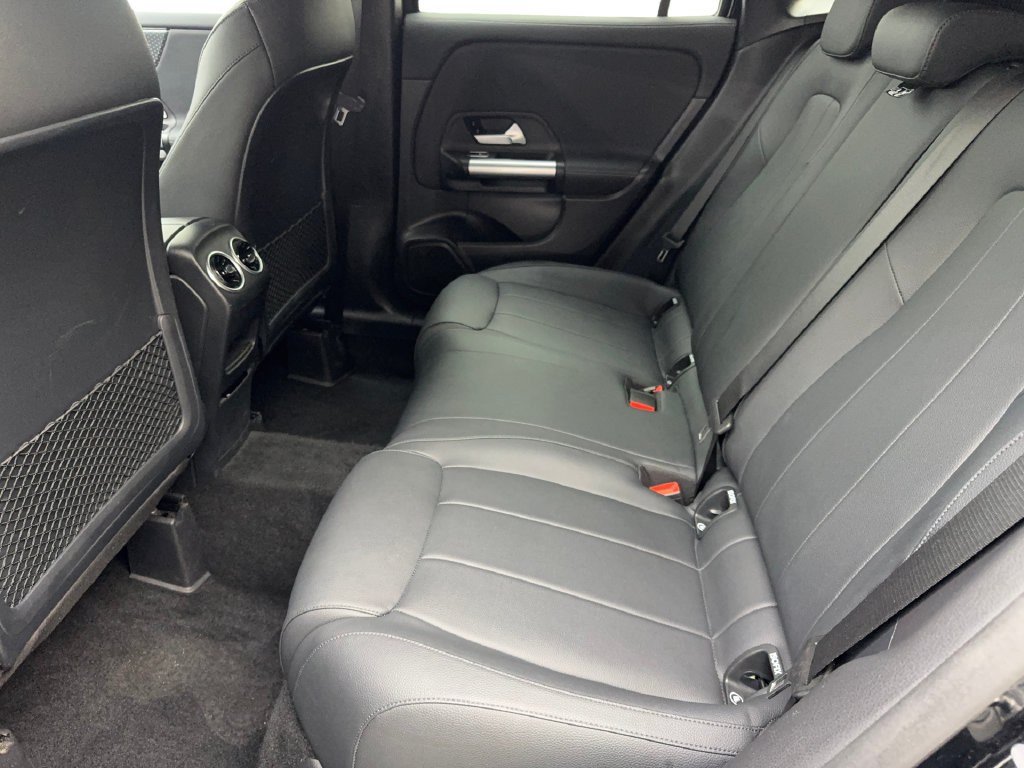 Used 2025 Mercedes-Benz GLA 250 image 33