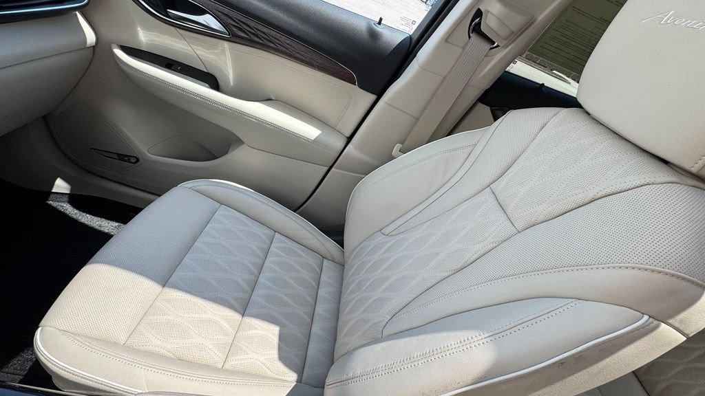 Used 2021 Buick Envision Avenir w/ Technology Package II AWD/4WD image 26