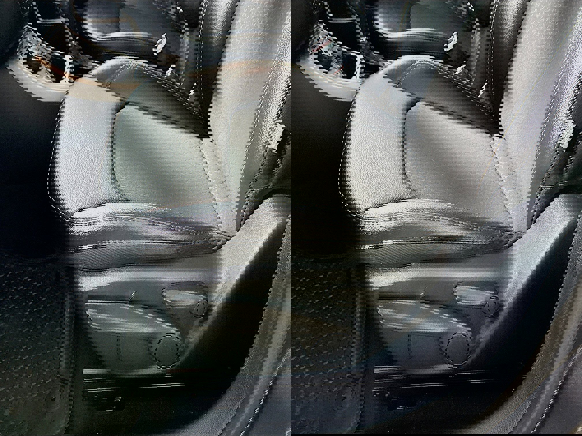 Used 2019 Jeep Compass Latitude w/ Cold Weather Group image 20