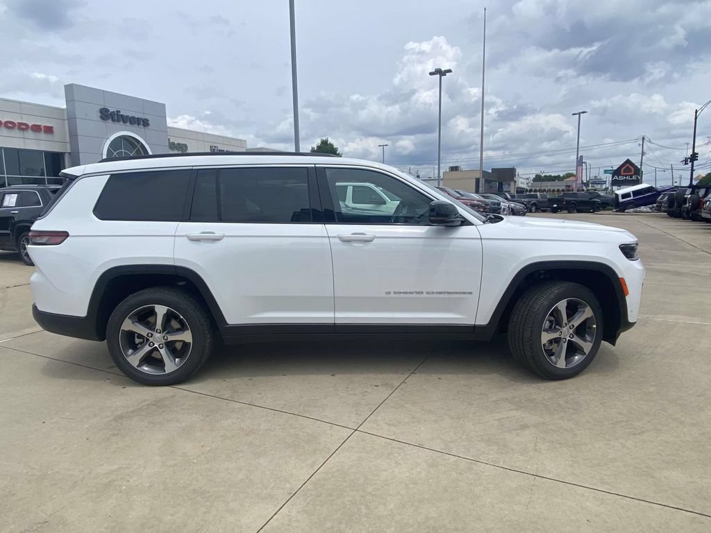 New 2026 Jeep Grand Cherokee L Limited w/ Luxury Tech Group II RWD image 34