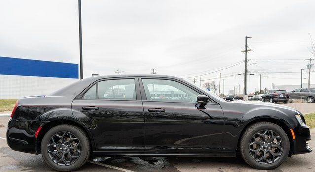 Used 2023 Chrysler 300 Touring L w/ Popular Equipment Group image 5