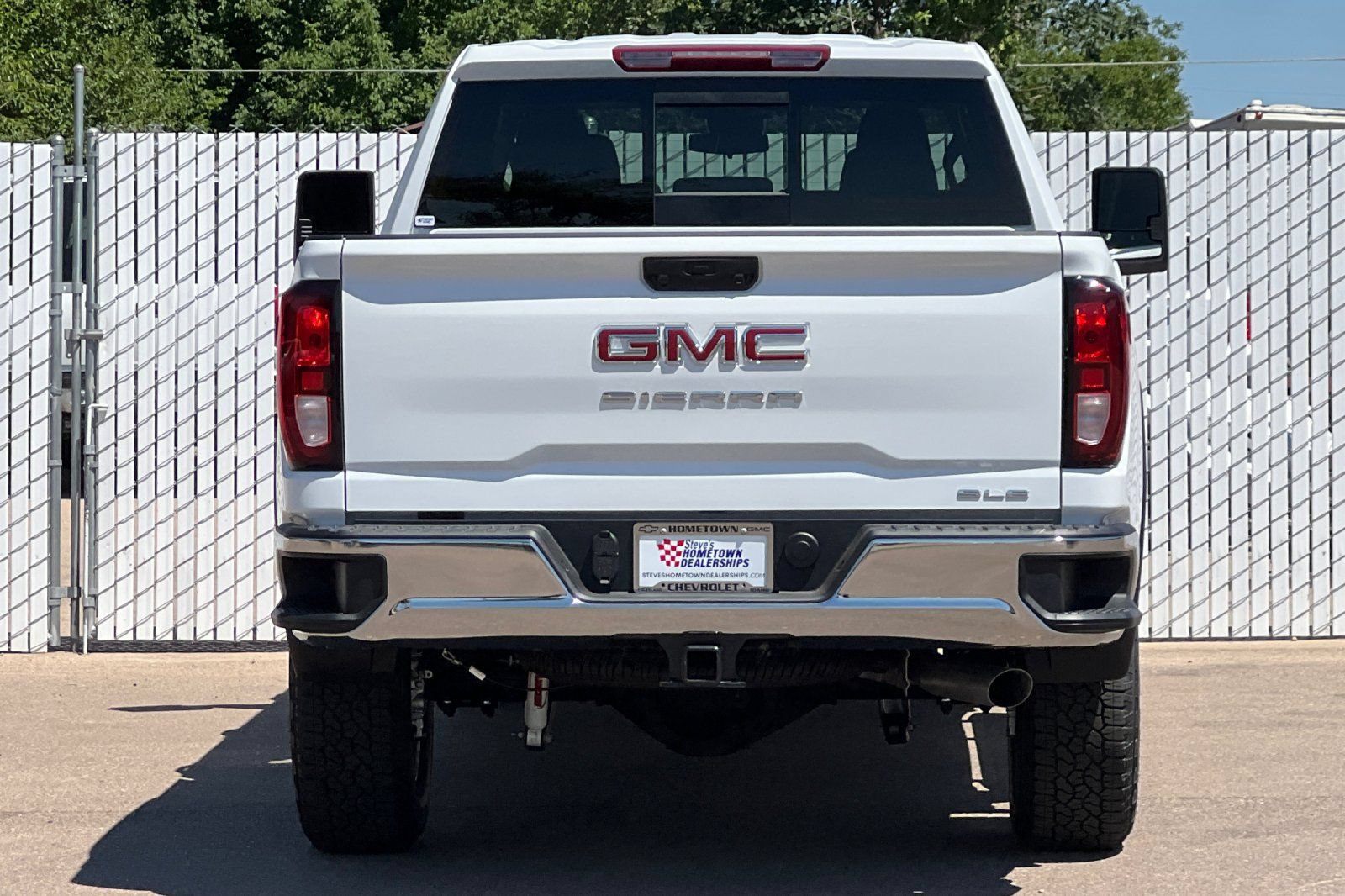 New 2026 GMC Sierra 2500 SLE w/ SLE Value Package; AWD/4WD image 5