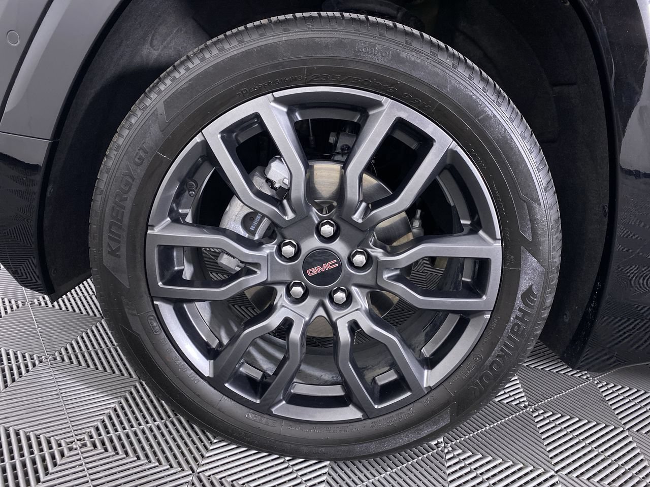 Certified 2024 GMC Terrain Denali w/ Black Diamond Edition AWD/4WD image 16
