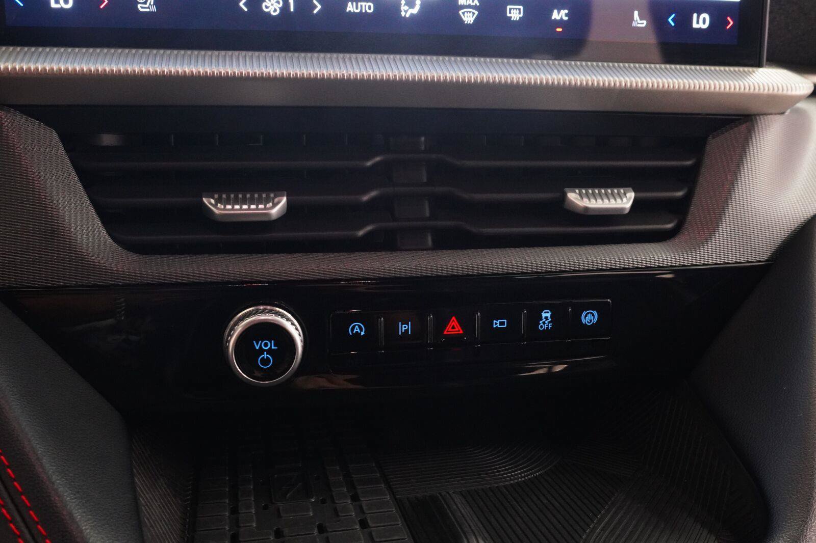 Used 2025 Ford Explorer ST-Line w/ Premium Package RWD image 17