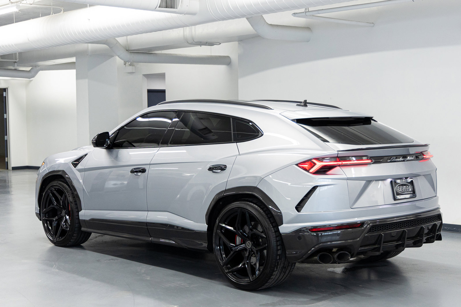Used 2021 Lamborghini Urus image 3