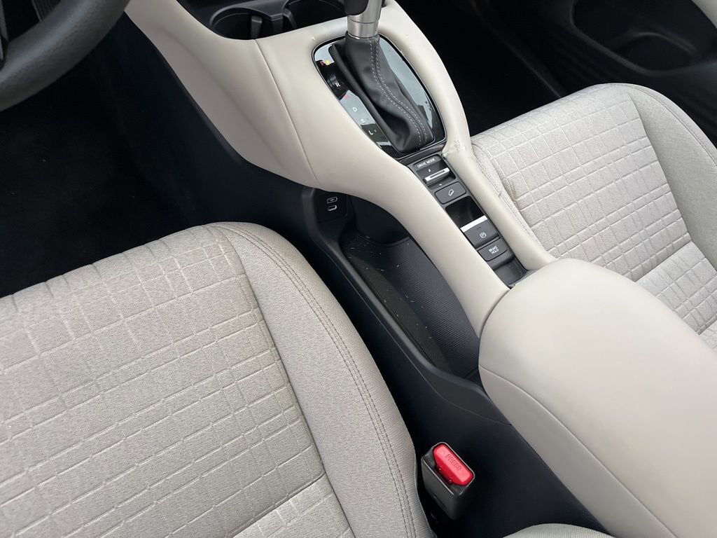 Certified 2025 Honda HR-V LX image 19