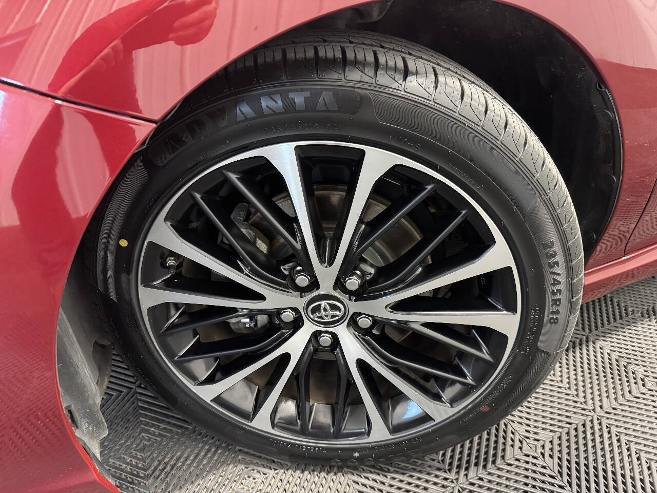 Used 2018 Toyota Camry SE FWD image 31