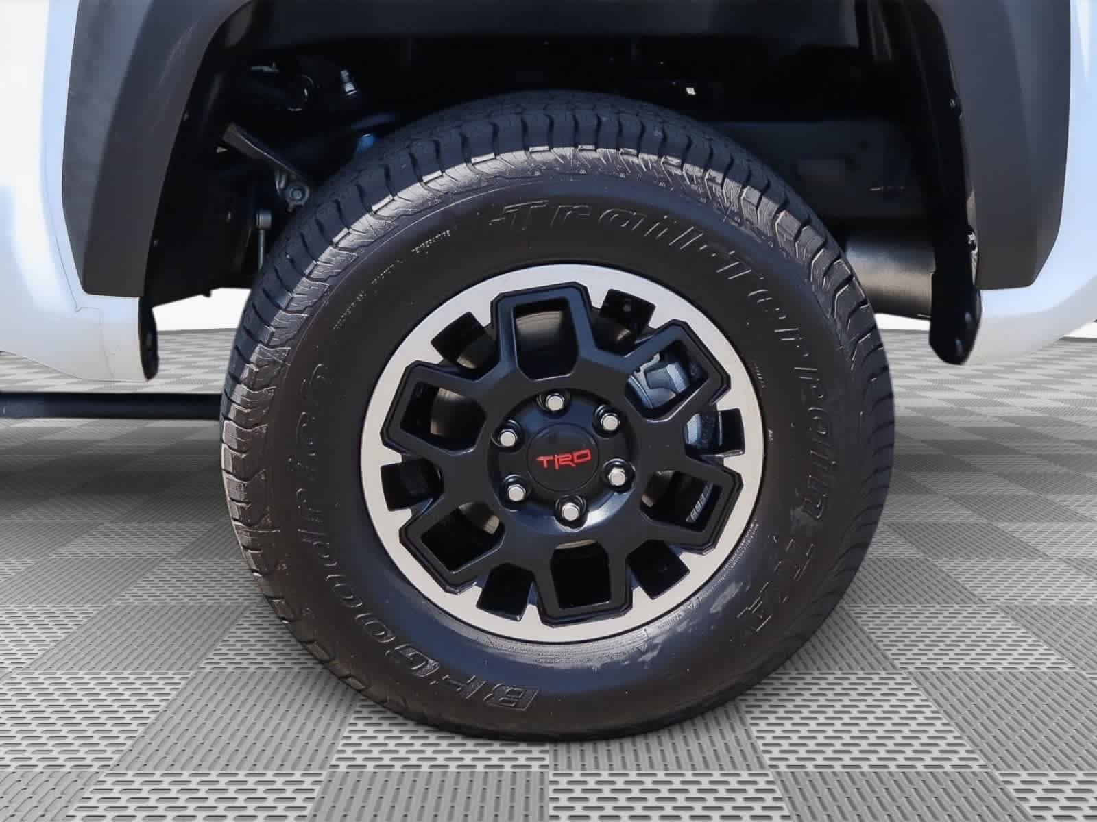Used 2025 Toyota Tacoma TRD Off-Road AWD/4WD image 13