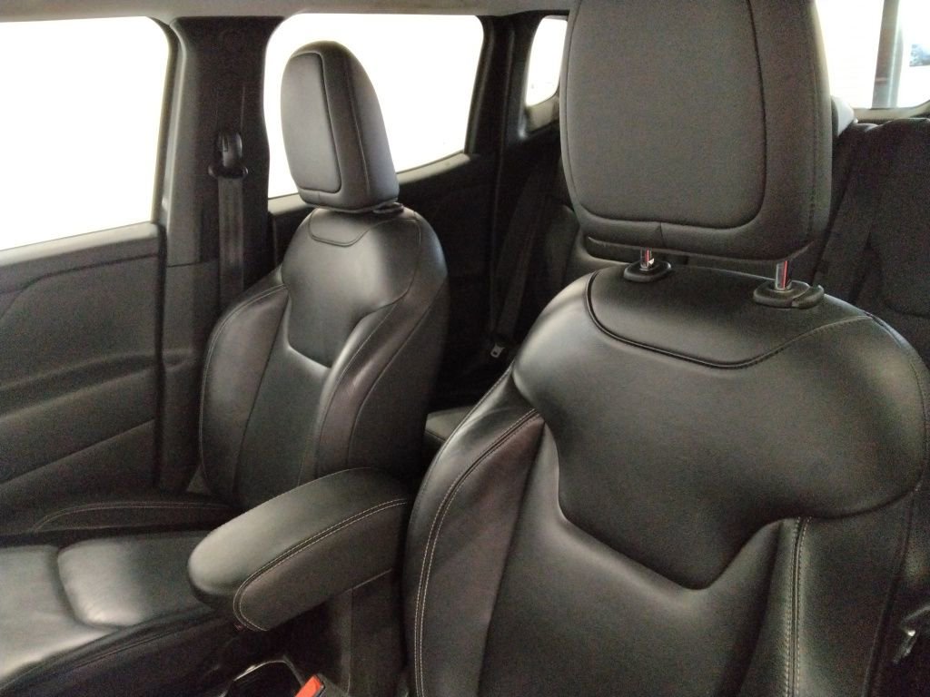 Used 2020 Jeep Renegade Limited w/ Safety and Security Group AWD/4WD image 33