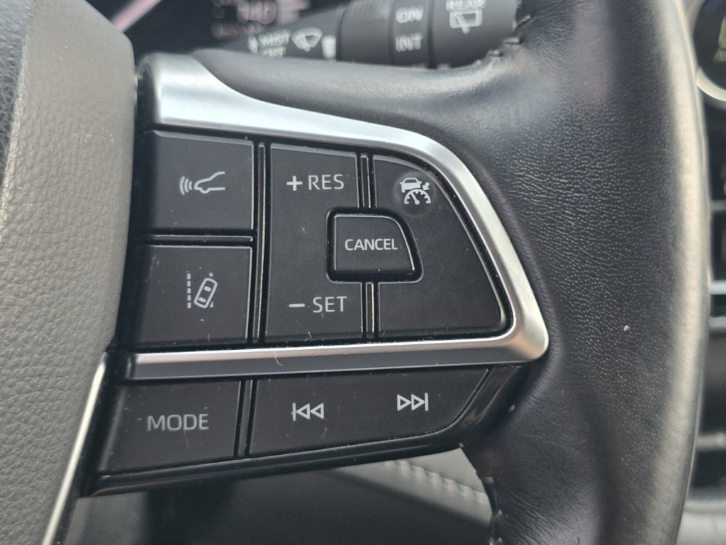 Used 2021 Toyota Highlander XSE AWD/4WD image 34