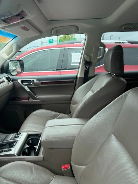 Used 2018 Lexus GX 460 Premium w/ Premium Package AWD/4WD image 8