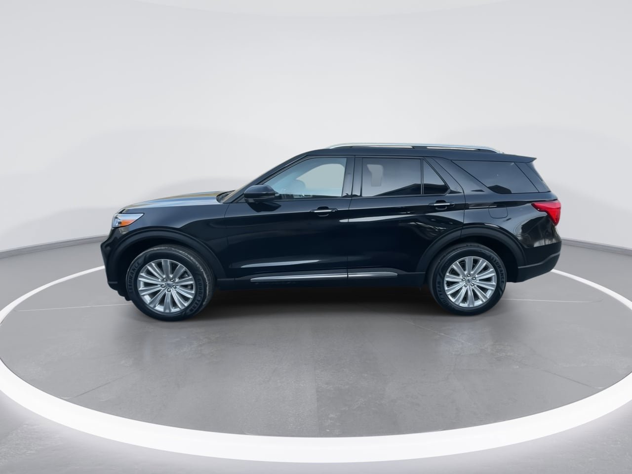Used 2021 Ford Explorer Limited w/ Hybrid Equipment Group 310A AWD/4WD image 10