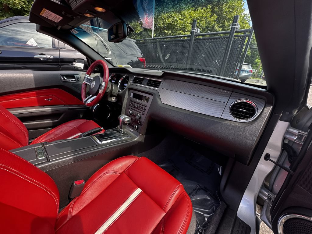 Used 2011 Ford Mustang GT Premium w/ 401A Rapid Spec Order Code RWD image 17