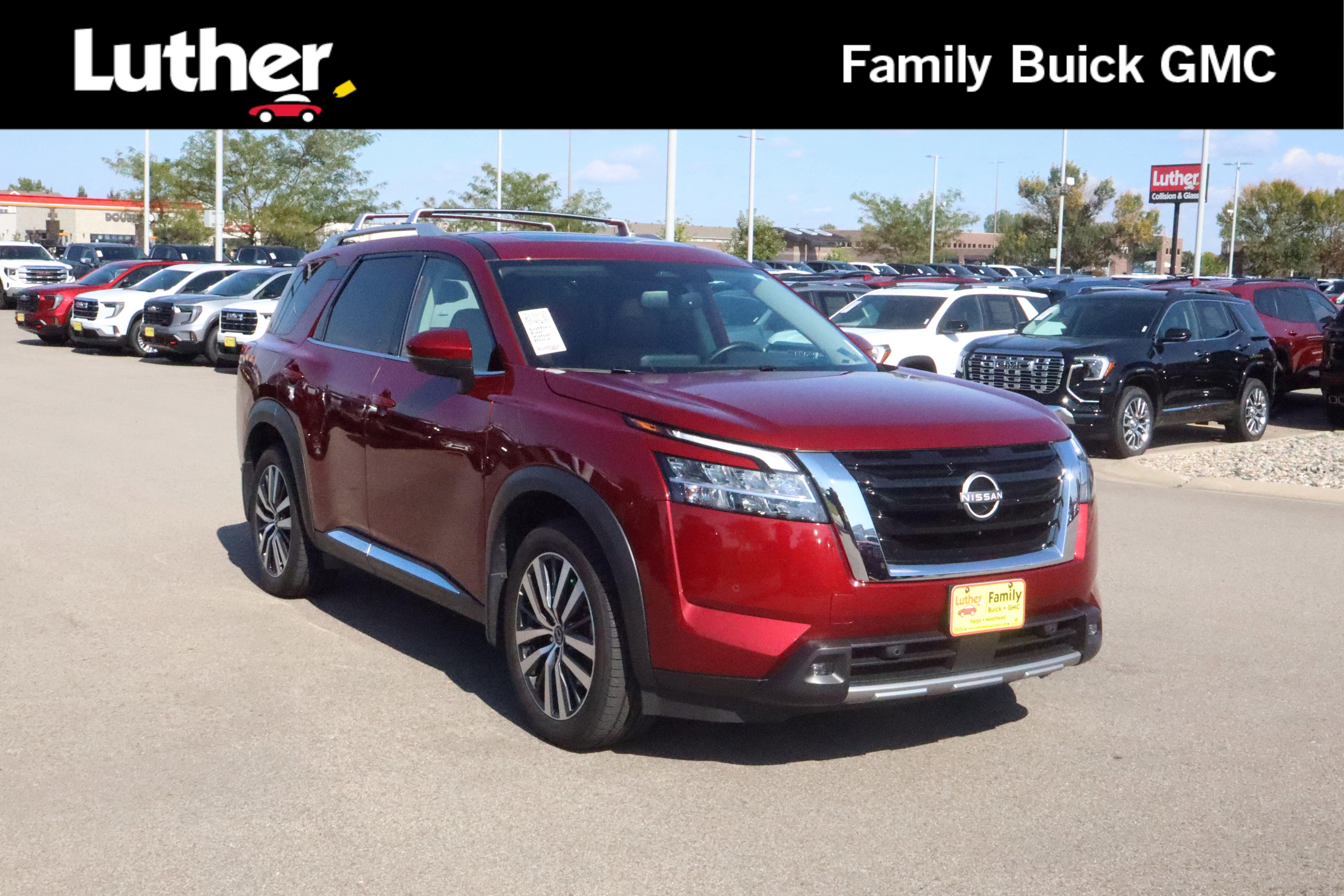 Used 2022 Nissan Pathfinder Platinum w/ Cargo Package