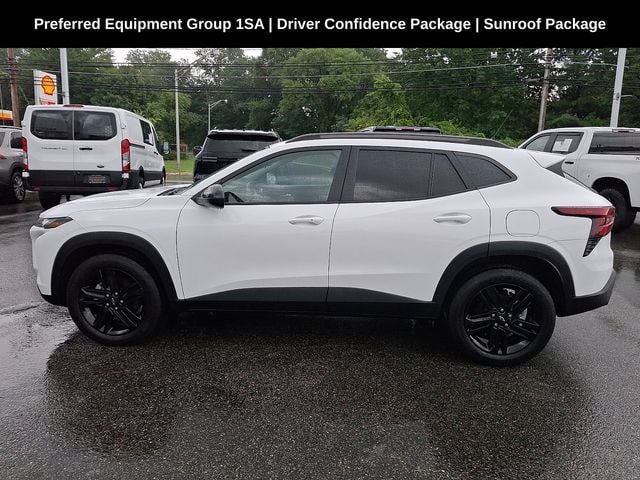 Used 2024 Chevrolet Trax ACTIV w/ Sunroof Package FWD image 5